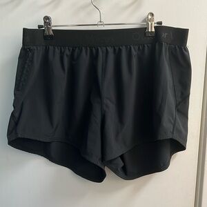Black Outdoor Voices Relay shorts - size large